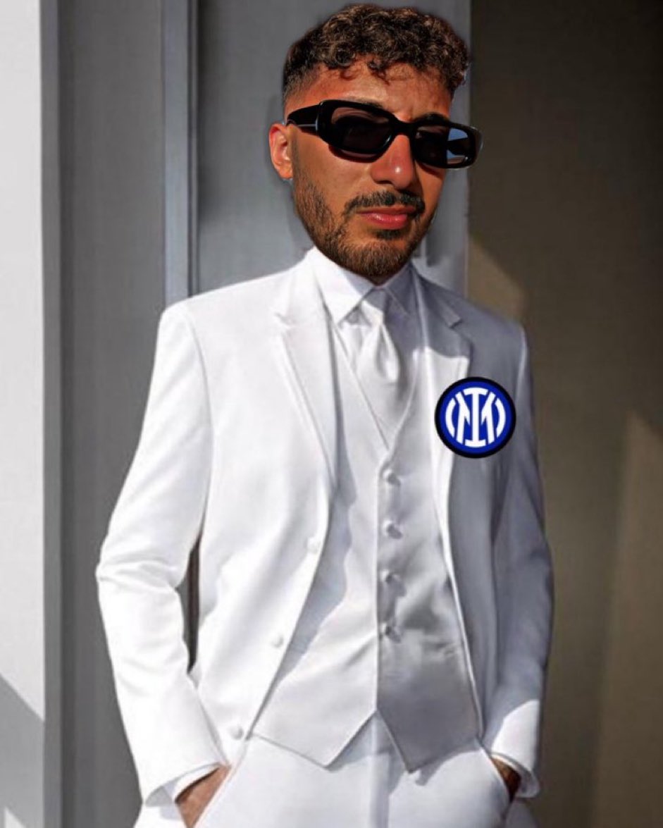 Reposta anche tu uno 

SMOKING BIANCO

se la squadra per cui tifi è ONESTA.