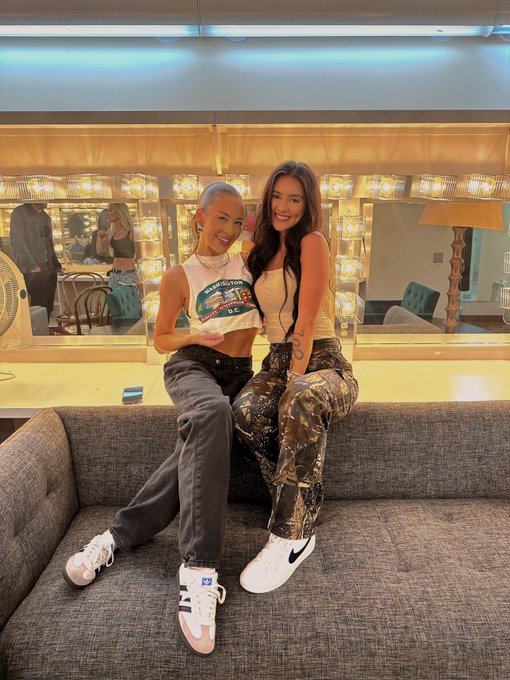 Watch harlee's leaked NSFW photo on TwXstars