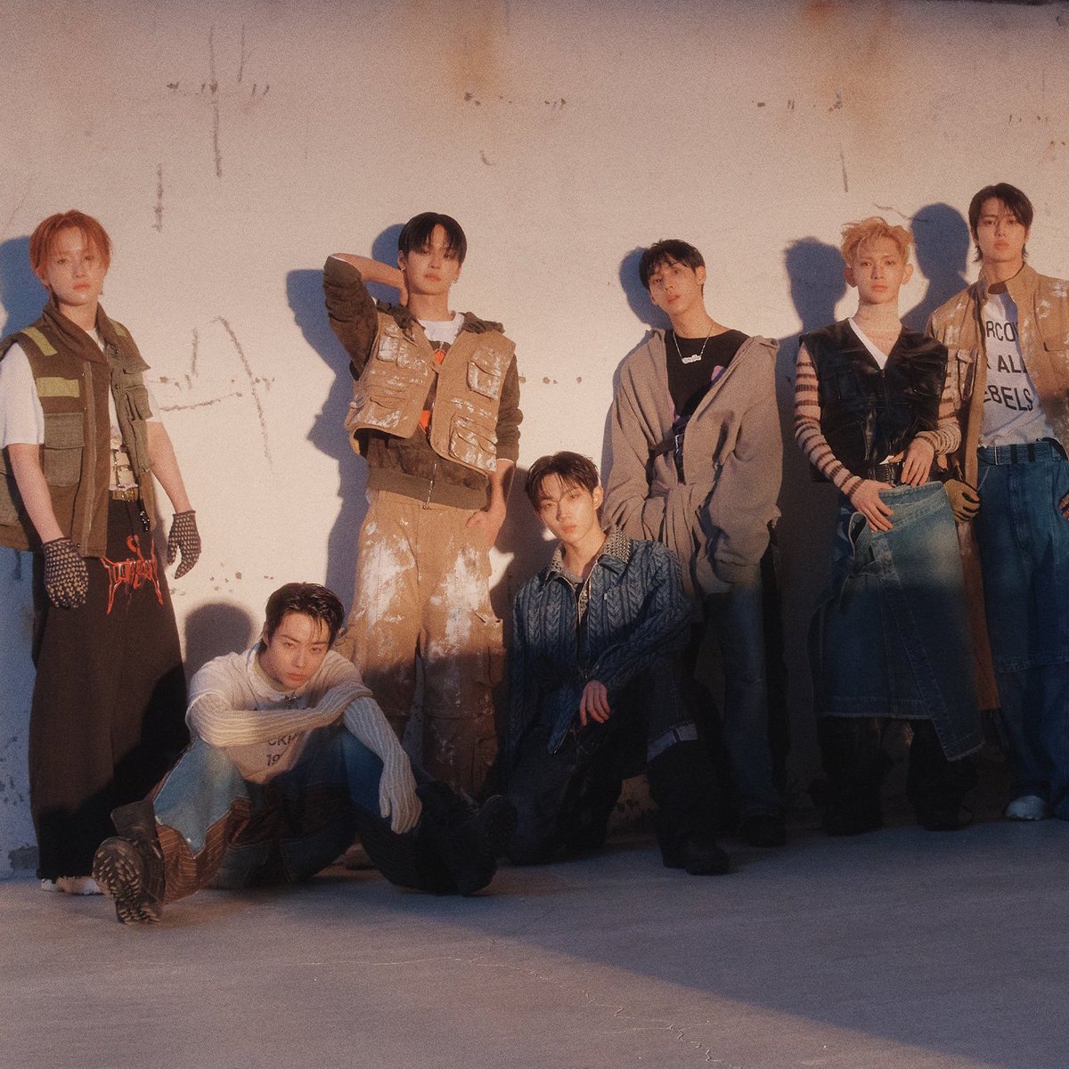 Genius_kor's tweet photo. #GeniusCharts | TEMPEST (@TPST__official) return to Genius Korea daily charts for the first time since 2022! 

The group hits a new peak of #4 on the K-Pop chart with “LIGHTHOUSE”! Originally their debut song “Bad News” peaked at #7 in 2022! 

https://t.co/osl06mzv3Y https://t.co/6UPRWydxS7