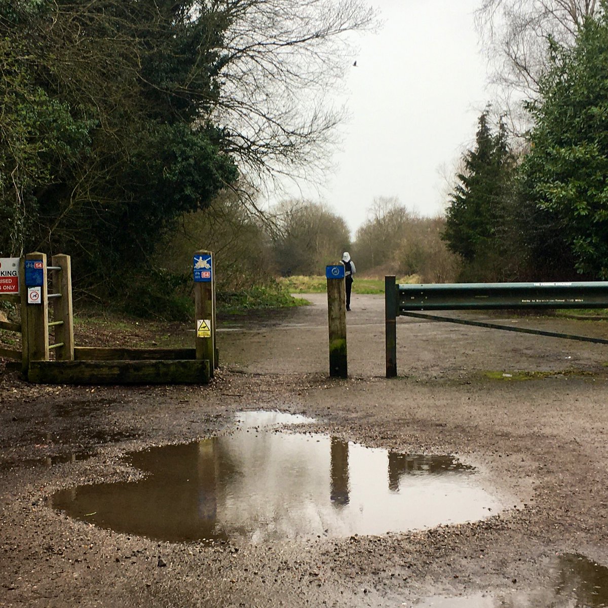 Woohoo! Access open at Mickleover Station Rd NCN cycle route!- little miss asked to go & check again if the A frame was gone yet… so then we had to do a rainy ride “to visit the countryside”! Thanks @Derbyshirecc - one VERY happy little girl in our house!
#MyCycleMyMobilityAid