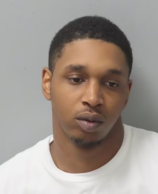 ianmiles's tweet image. Ellie Bentley, 22, was dragged under a car for two blocks during a hit-and-run shooting in St. Louis. 

Bentley, who's British, moved to the US to be with her boyfriend and footballer Indiana Vassilev. She was a victim of a crossfire shooting, and suffered multiple broken bones…