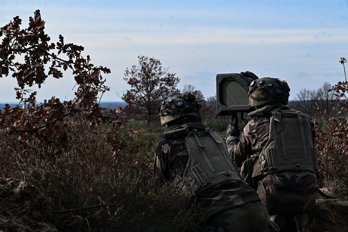 armeedeTerre's tweet image. ⏮️ Retour sur la #PrépaOps outre-Rhin du @3eHussards, en mode sous-groupement tactique interarmes avec le @1er_ri et le Jägerbattalion 292 🇩🇪

En ligne de mire 🎯 l'exercice multinational Grand Quadriga. 
@DFBrigade #StrongerTogether #Interalliés