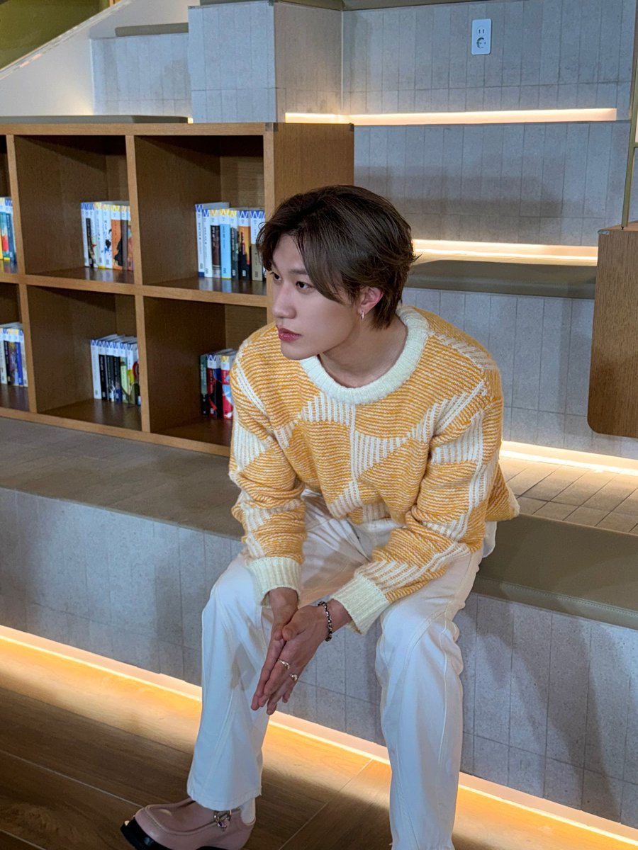_YEDAM_OFFICIAL's tweet photo. [📸]

#비긴어게인 비긴새내기 방예담입니다 🐣💛

#방예담 #BANGYEDAM
#JTBC #BeginAgain https://t.co/4dHAQ65heo