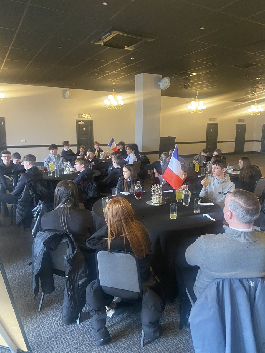 RhsModlangs's tweet image. A fantastic afternoon for our S4 Spanish and French students led by chef Pascal at Broadcroft hotel!@renfrew_high