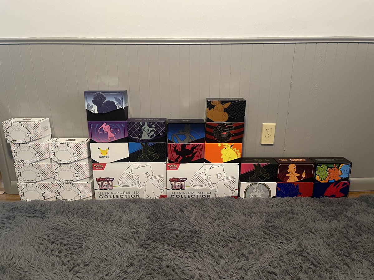 KBizyy's tweet photo. spending the morning cleaning the pc room this is everything cleared out because i forgot to take a before pic and bonus pic of most of my pokemon boxes https://t.co/iDM7w5CBFo
