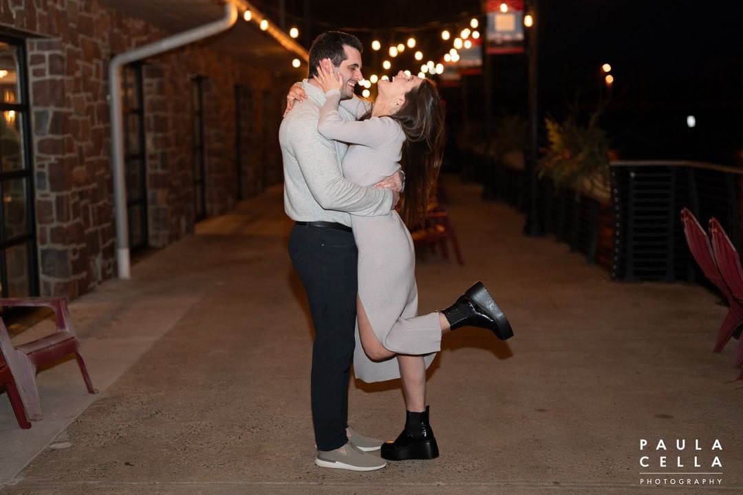 Last week, we had a surprise proposal on our outdoor patio 😲 When he popped the question, she said "yes" 💍 After a loving embrace, they strolled hand in hand along our riverfront promenade 🤝 #StellaNewHope #MarryMe #Proposal #SheSaidYes