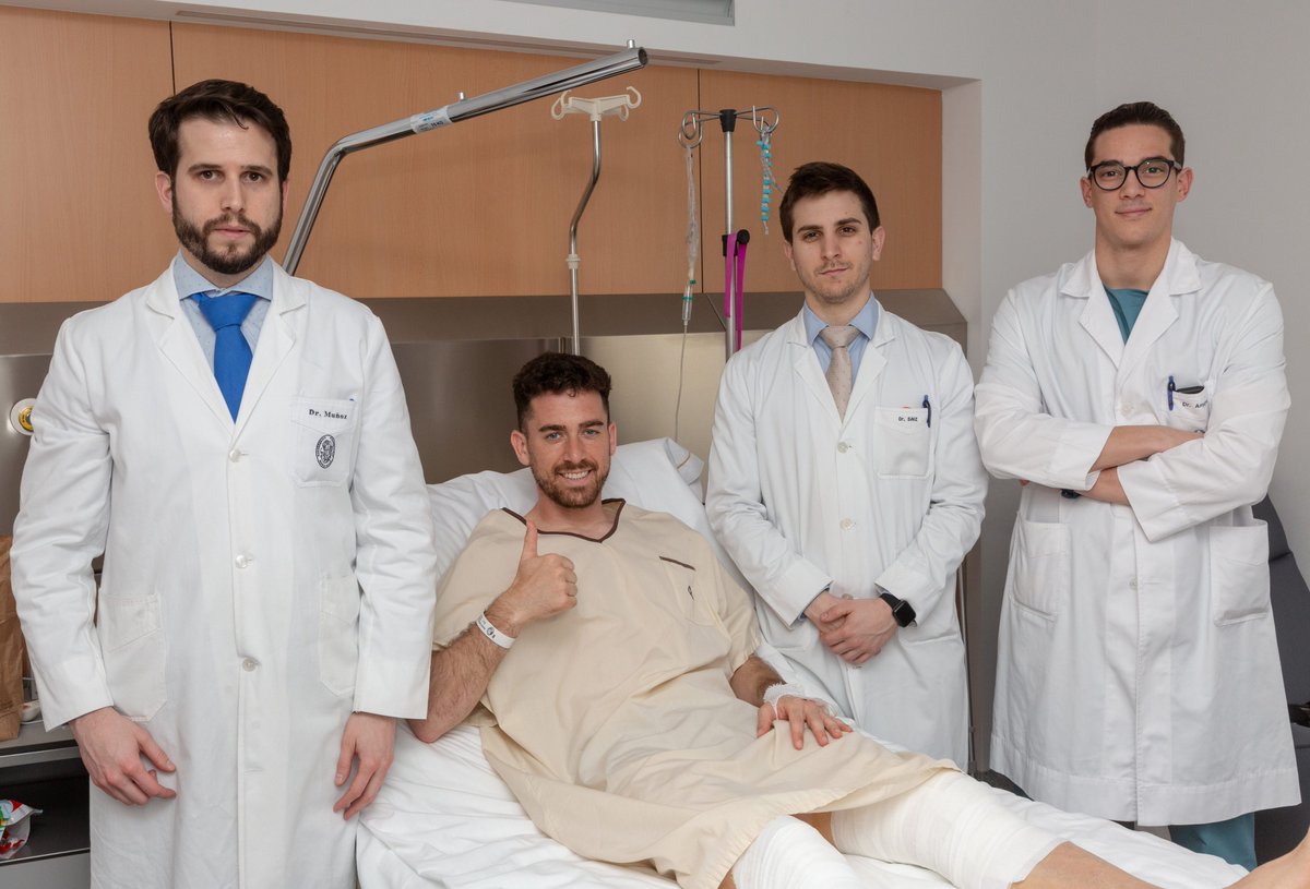 We are with you, Kike! 😍👍

Thanks to <a href="/ClinicaNavarra/">Clínica Universidad de Navarra</a> for taking care of our athletes.