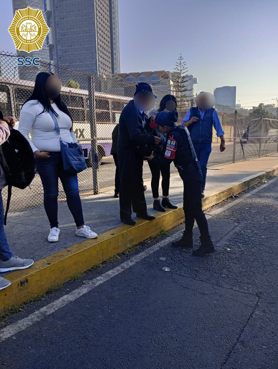 SSC_CDMX's tweet image. #PasajeroSeguro l Compañeros de la @PBI_SSC despliegan acciones de seguridad, proximidad y vigilancia en las inmediaciones de los #CETRAM #Chapultepec, #Tacubaya, #MartínCarrera, #Pantitlán y #Politécnico. 🚨👮🏻👮🏻‍♀️🚌
