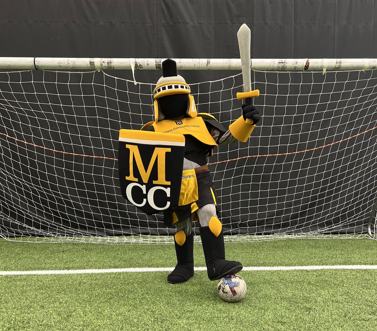🎉 MCC's own Tiberius the Tribune is in the running for Mascot Madness 2024! 🏆 Show your support by casting your vote and help us bring home the championship! Let's rally together and make Tiberius proud! 📣💪 Vote now: suny.edu/mascotmadness/… #MascotMadness2024 #TiberiusFTW