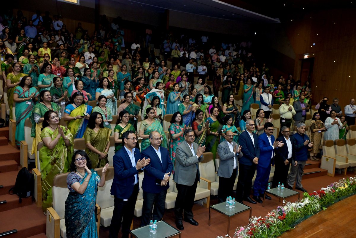 meghnapegu's tweet photo. It was such a pleasure to have a conversation with Padma Shri Dr Anuradha Paudwal, a singer and philanthropist, at the Women’s Day event at ONGC Mumbai. https://t.co/xAUqKi7grA