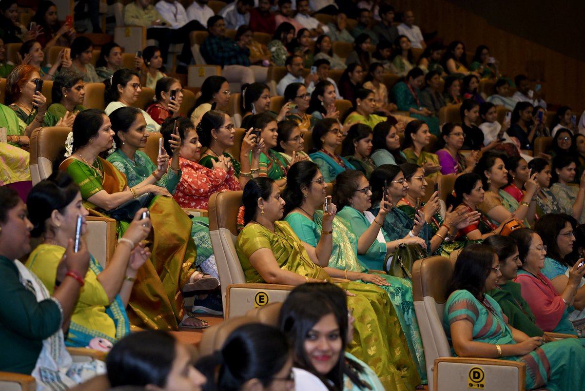 meghnapegu's tweet photo. It was such a pleasure to have a conversation with Padma Shri Dr Anuradha Paudwal, a singer and philanthropist, at the Women’s Day event at ONGC Mumbai. https://t.co/xAUqKi7grA