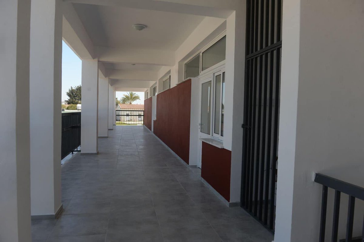 hamcaoglukktc's tweet photo. Gönyeli-Alayköy Belediyesi,Milli Eğitim Bakanlığı ve Özel Sektör işbirliğinin neticesinde  Alayköy İlkokulu 2 yeni derslik projemizde sona gelindi.Bina kısmı tamamen biterken,iç donanım kısmı da kısa zamanda  tamamlanarak yeni derslikler eğitime hazır hale gelecektir. https://t.co/Q6qCKpkeyf