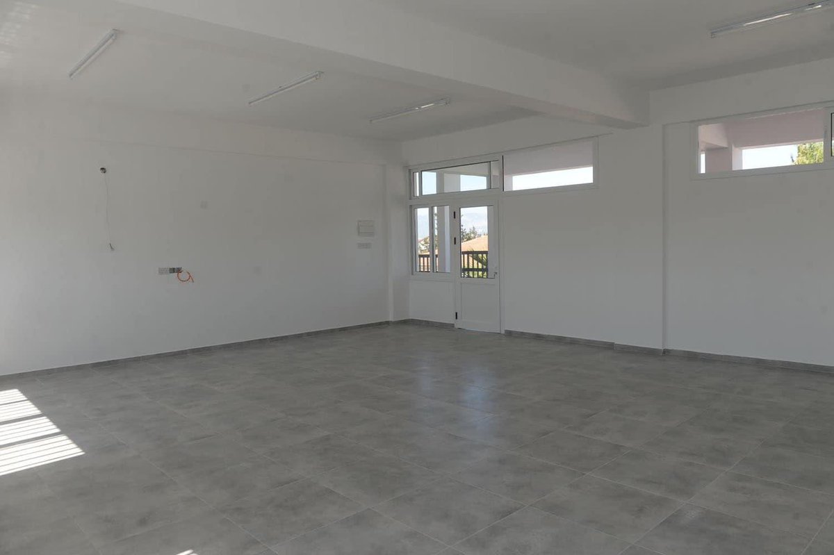 hamcaoglukktc's tweet photo. Gönyeli-Alayköy Belediyesi,Milli Eğitim Bakanlığı ve Özel Sektör işbirliğinin neticesinde  Alayköy İlkokulu 2 yeni derslik projemizde sona gelindi.Bina kısmı tamamen biterken,iç donanım kısmı da kısa zamanda  tamamlanarak yeni derslikler eğitime hazır hale gelecektir. https://t.co/Q6qCKpkeyf