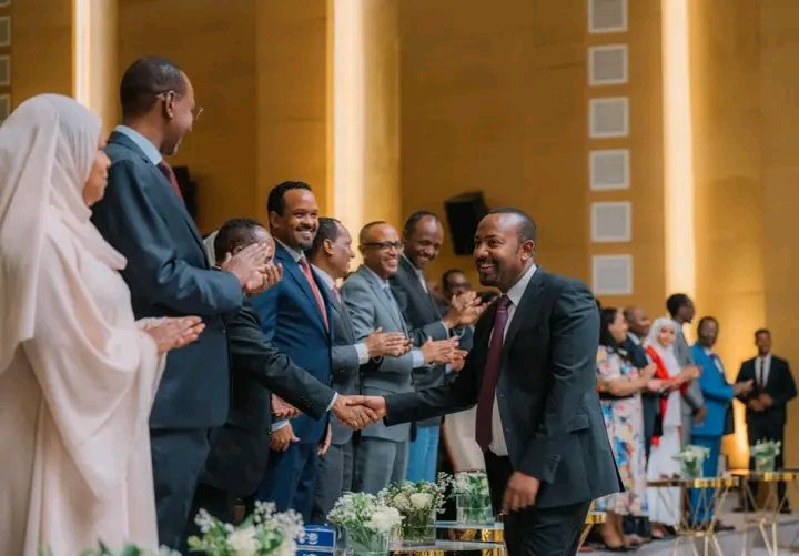 AlexOlkamo's tweet photo. ጠቅላይ ሚኒስትር ዐቢይ አሕመድ ዛሬ በአድዋ ድል መታሰቢያ በተካሄደ ደማቅ ስነስርዓት ለአምስት ተቋማት ‘የኢትዮጵያ ተቋማት ስኬት ሽልማትን’ አበርክተዋል። https://t.co/Xm2Ma6tmSb