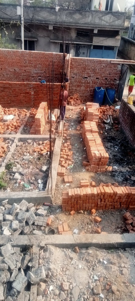 TileswarPrajap's tweet photo. TalaTod kr ke jabarjasti zamin gera ja Raha hai Gunda raaj . Ganesh Mahali sankuntla mahali
Tileswar Prajapati ka ghar tala todkr ke koi phrashan nahi sun raha hai Gunda ke dahsat me kadma Eden park pratima nagar BJP neta Ganesh Mahali ka Gundagardi https://t.co/GzYLT7a81y