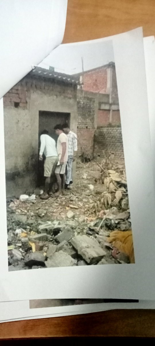 TileswarPrajap's tweet photo. TalaTod kr ke jabarjasti zamin gera ja Raha hai Gunda raaj . Ganesh Mahali sankuntla mahali
Tileswar Prajapati ka ghar tala todkr ke koi phrashan nahi sun raha hai Gunda ke dahsat me kadma Eden park pratima nagar BJP neta Ganesh Mahali ka Gundagardi https://t.co/GzYLT7a81y