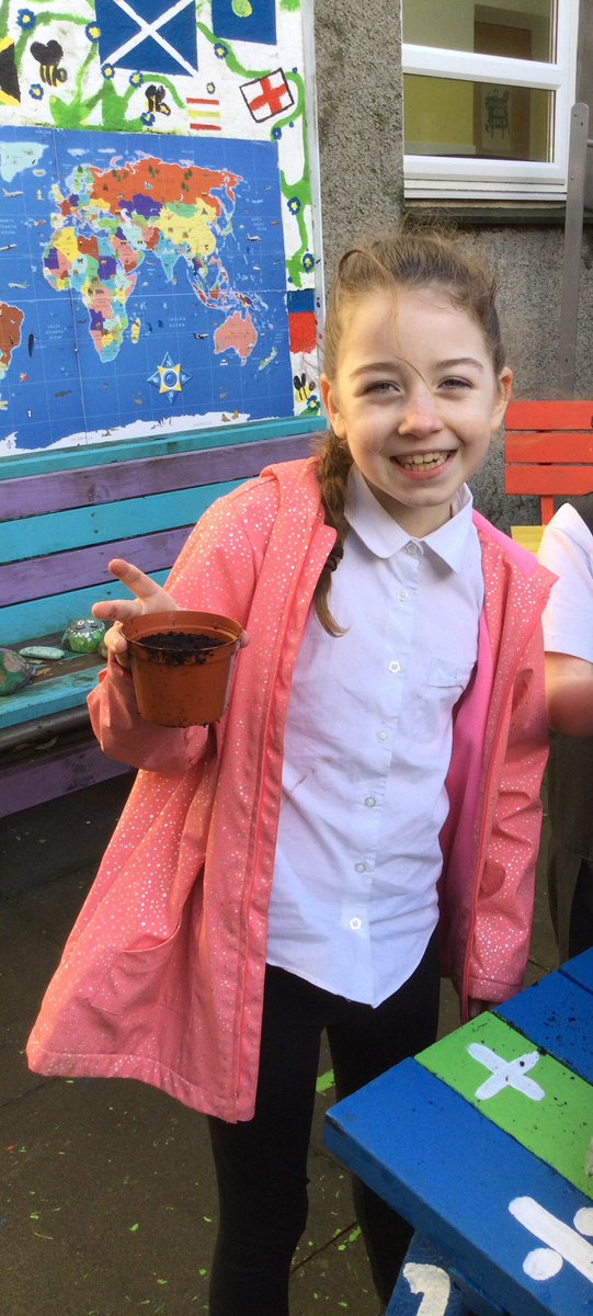 BraeheadPS's tweet photo. Our superb gardening club have achieved the Level 1 RHS Gardening award for Braehead Primary!! A great big well done to Miss Brown and all the pupils for their hard work and dedication #teambraehead https://t.co/M20eJ82BZd