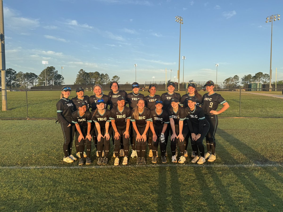 CoachMel_V's tweet photo. Tops Softball 2024 🥎 🔥 https://t.co/DdafVJHq2X