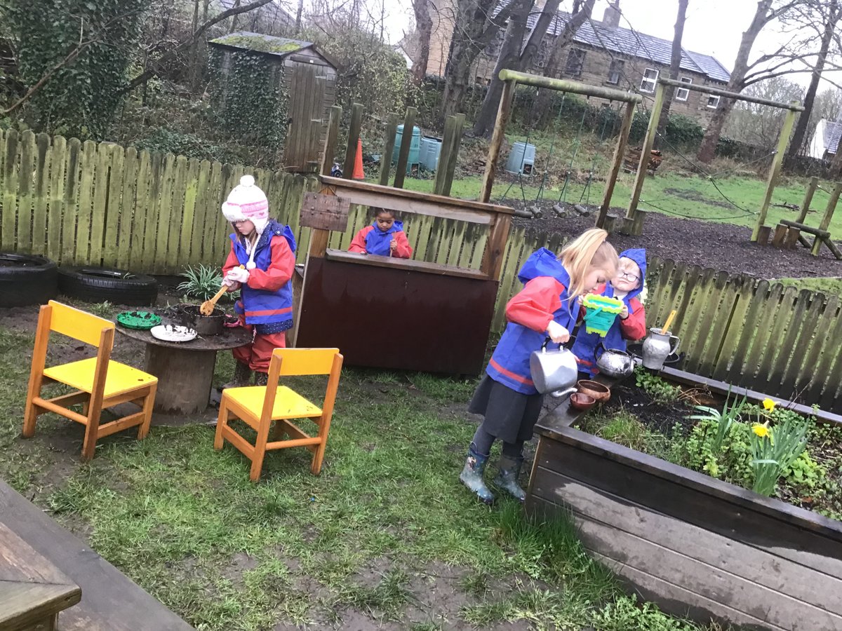 Such a lovely time with the Little Willows today, with the children busily creating their own mud kitchen! #MomentofGrace