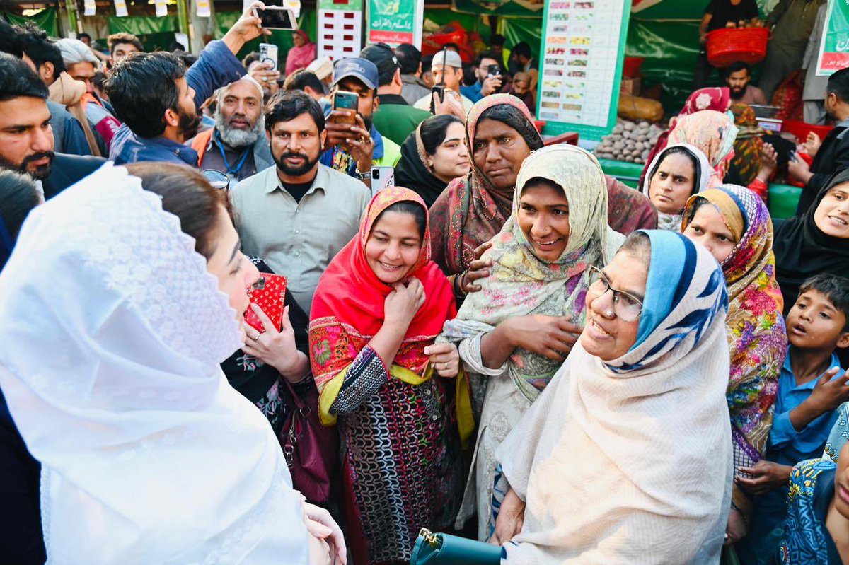 Their faces tell the story – pure happiness and beaming smiles as they spot CM Maryam Nawaz among them.