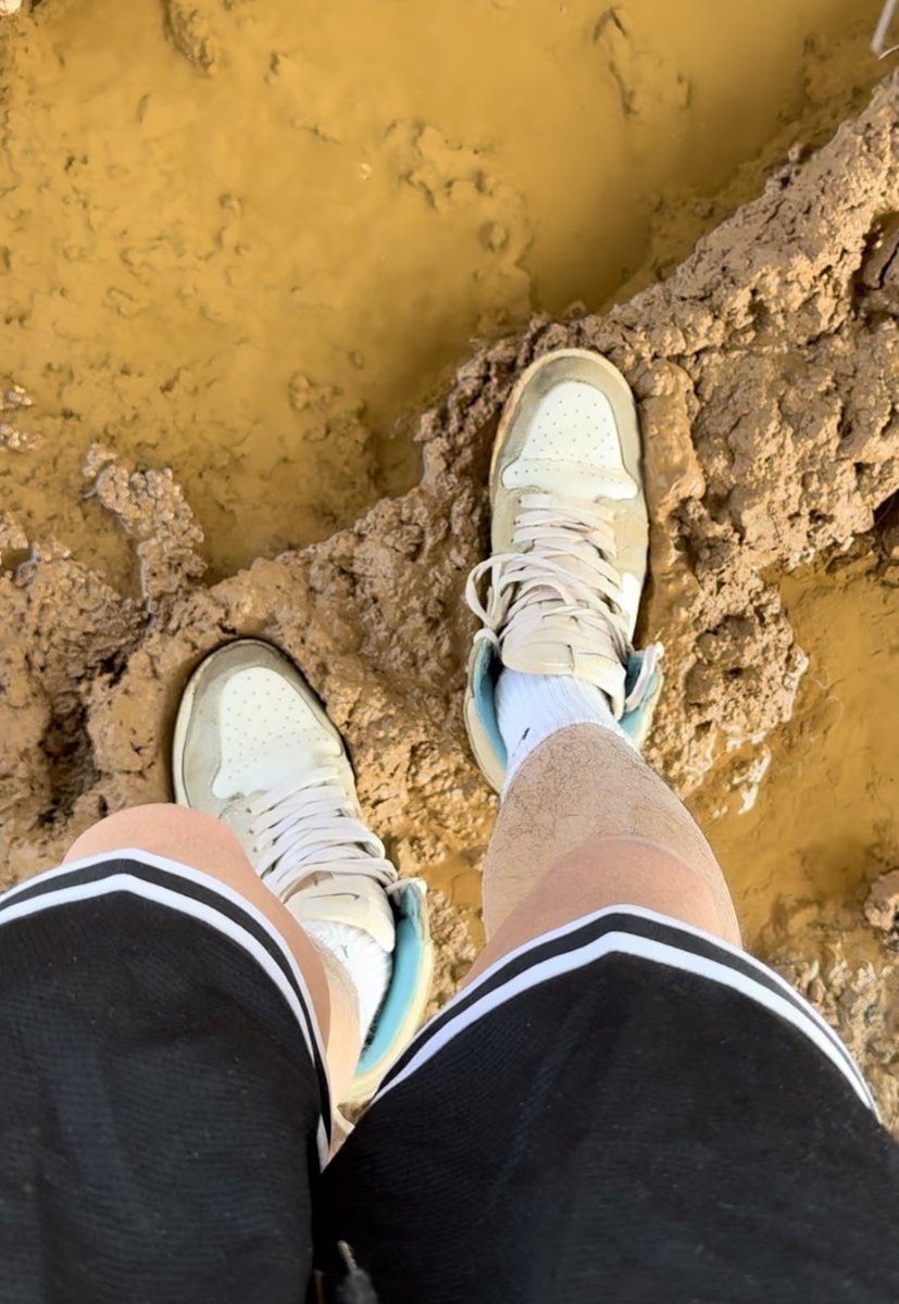 bxxtOoo's tweet photo. #白袜 #踩泥 #aj1 👟🧦白袜踩泥 https://t.co/cJ7qDtlmNE