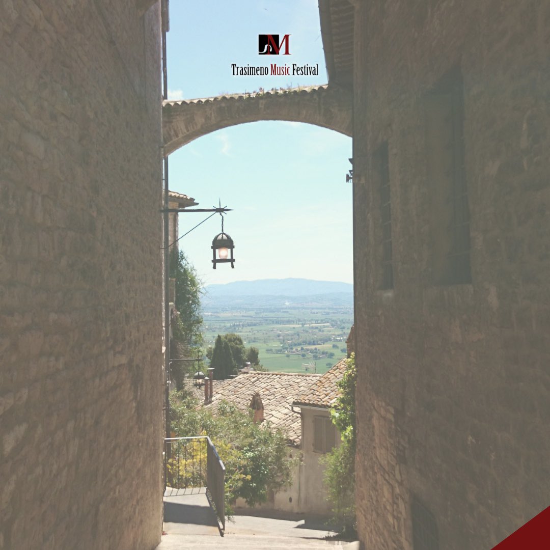 TrasimenoMusic's tweet image. 🌿 Esplora l'incantevole Umbria, dove danzano colline verdi

🎶 Come note di una melodia, i borghi medievali dipingono i paesaggi

🍷 Assapora la cultura, ricca come una composizione orchestrale

Umbria: bellezza senza pari✨

#trasimenomusicfestival 
#angelahewitt
@HewittJSB