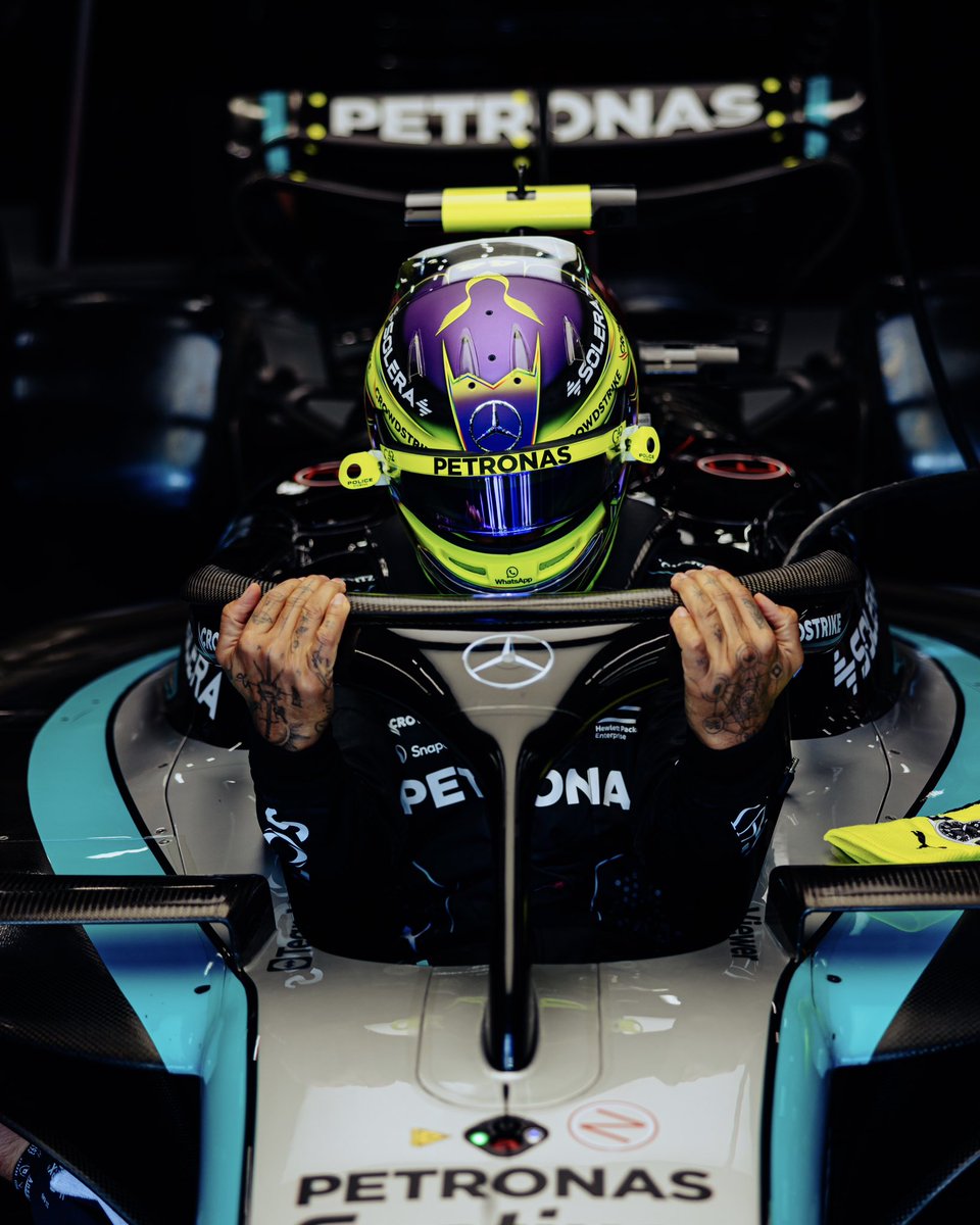 MercedesAMGF1's tweet photo. *Opens treasure chest* *Sees pics from the Merc garage* 🤩 https://t.co/E1DwDvTnLy