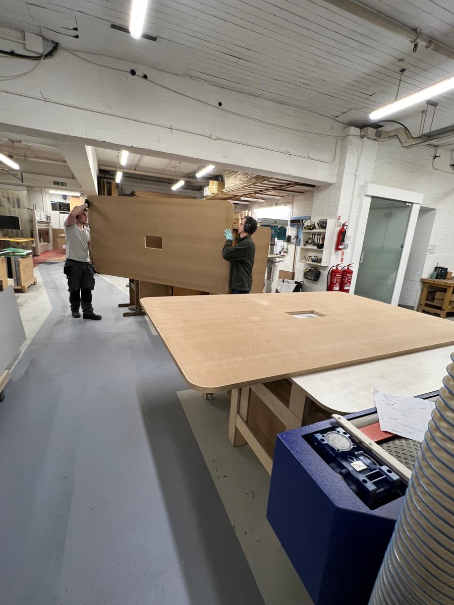 A sneak peek at the making of a magnificent 9-metre Opus Magnum boardroom table for a private equity client in Mayfair.

#bespokedesign #privateequity #officedesign #officefurniture