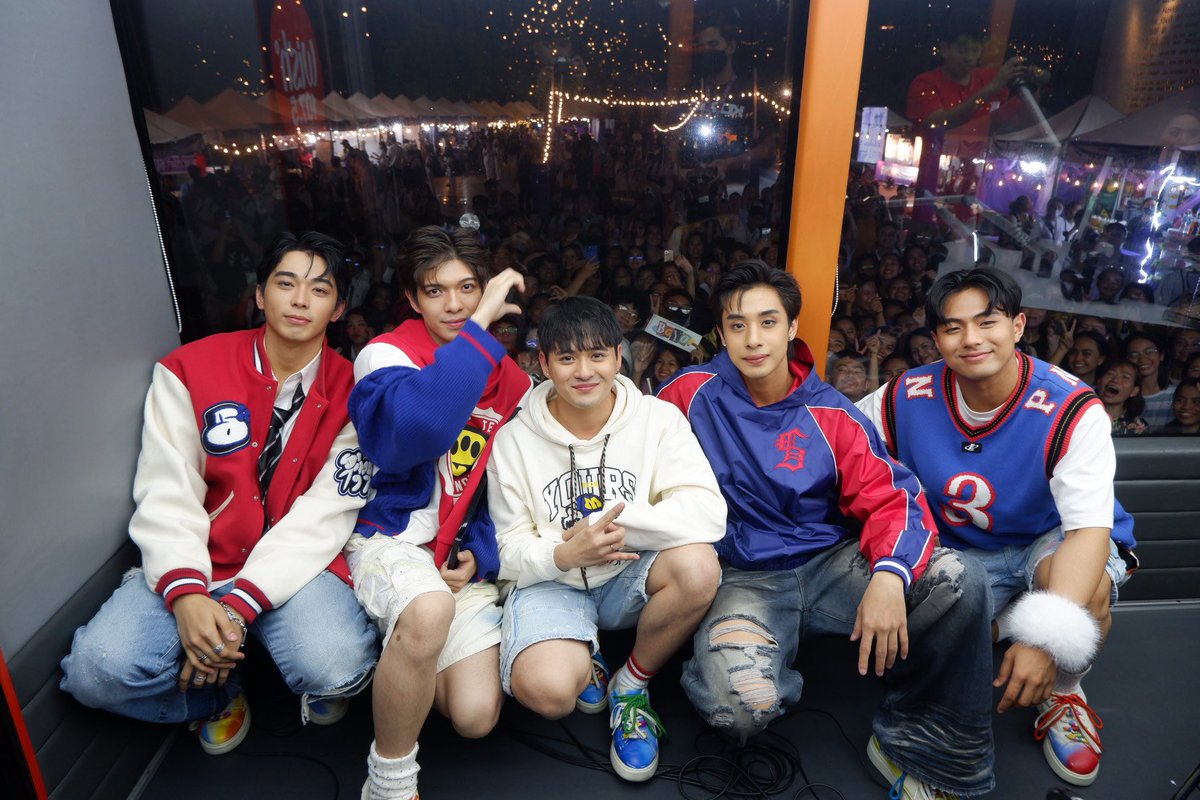 StarMusicPH's tweet photo. Maraming salamat sa mainit na pagtanggap sa live performance ng #BGYO_Patintero🏃‍♂️ ng @bgyo_ph, Wishers! 🧡 

Patuloy lang sa pagstream dito: 🔗 https://t.co/MfzvxpFtx1

#BGYO #StarMusicPH https://t.co/2akV5QBakI