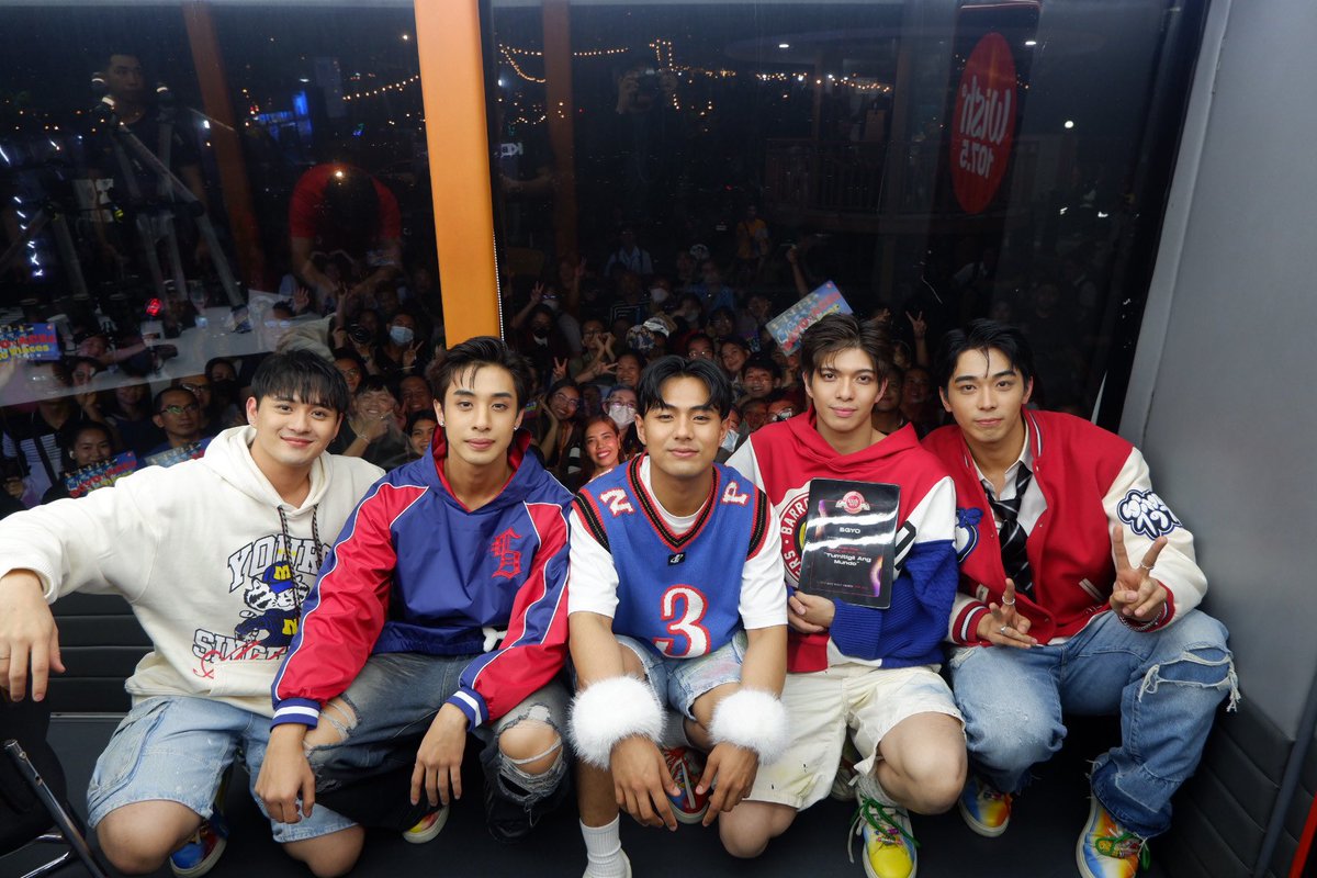 StarMusicPH's tweet photo. Maraming salamat sa mainit na pagtanggap sa live performance ng #BGYO_Patintero🏃‍♂️ ng @bgyo_ph, Wishers! 🧡 

Patuloy lang sa pagstream dito: 🔗 https://t.co/MfzvxpFtx1

#BGYO #StarMusicPH https://t.co/2akV5QBakI