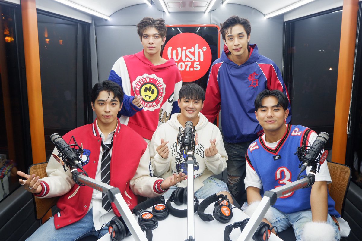 StarMusicPH's tweet photo. Maraming salamat sa mainit na pagtanggap sa live performance ng #BGYO_Patintero🏃‍♂️ ng @bgyo_ph, Wishers! 🧡 

Patuloy lang sa pagstream dito: 🔗 https://t.co/MfzvxpFtx1

#BGYO #StarMusicPH https://t.co/2akV5QBakI