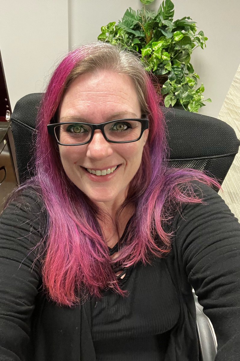 BlessedBCharmed's tweet photo. Second day at the new job and trying to find places to be naughty 😈 #BlessedB #MILF #BBW https://t.co/SMhMinHnon