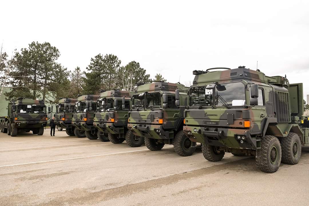 dardanian01's tweet photo. 15 German-made military trucks are added to Kosova.  10 purchased from the state budget and 5 donated 🇩🇪 🇽🇰 #kosova https://t.co/alouX8HGtc