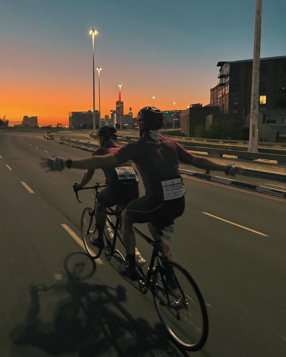 barker_ins's tweet photo. Under the picturesque backdrop of the Mother City’s sun and perfect conditions, our Barker brothers, @rhettbarker7 &amp; @lloydibarker &amp; sons celebrated another cycling milestone together at the 2024 Cape Town Cycle Tour on Sunday, 10th March 🚴‍♂️💯❤️

#teambarker #capetowncycletour https://t.co/9ly6mOzgFA