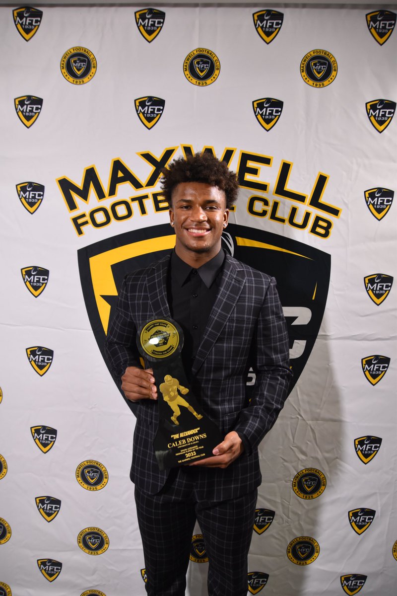 The 6th Annual Shaun Alexander College Freshman of the Year Award winner 🏆 @caleb_downs2 #MaxwellFootball #MFCGala2024