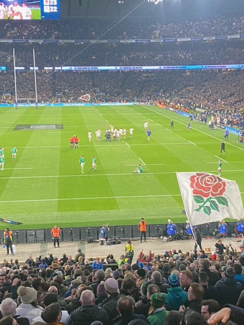 accorduk's tweet photo. Our deepest thanks to @sageuk for an unforgettable #ENGvIRE experience at Twickenham! 

82,000 fans, electric atmosphere, and the presence of legend Chris Robshaw made watching England's thrilling 23-22 victory truly special 🏉
#GuinnessM6N #SixNations https://t.co/1WSCBX3wQl