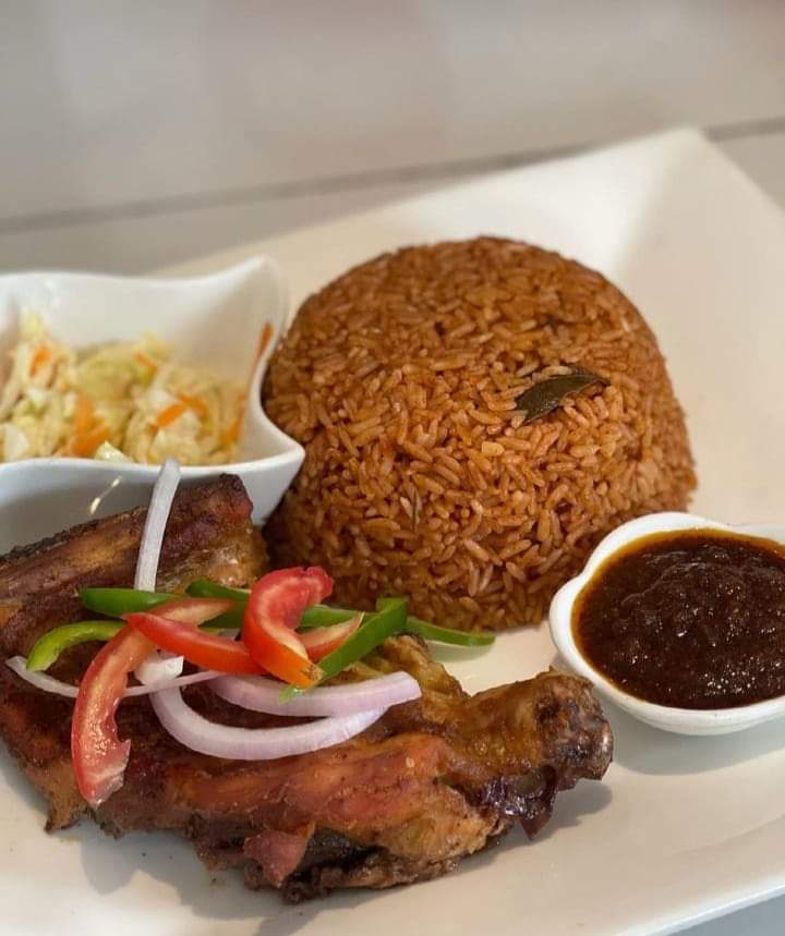 aponkyebrake's tweet photo. Would you have jollof for lunch today?
Aponkye Brake is ready to sort you out.

Dine in or Call 0556911059 to order

#jollof #friedrice #goatmeat #aponkyenam #pork #chicken #gizzard #trend #jollofriceandchicken #jollof #fypシ゚viralシ #fypviralシ #fypシ゚viralシ2024 #foryoupageシ https://t.co/ZB0S9gIgYE