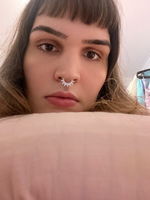 My face as I tie you up somewhere where no one can hear you scream 💕🖤 https://t.co/fbRiXGw21q