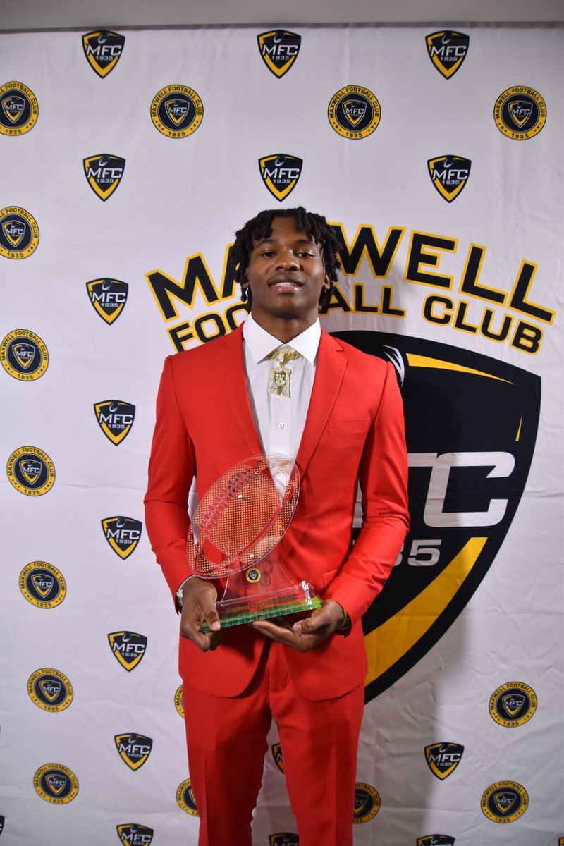 The 17th Annual Maxwell High School Player of the Year Award winner 🏆 @Jermiah_Smith1 #MaxwellFootball #MFCGala2024