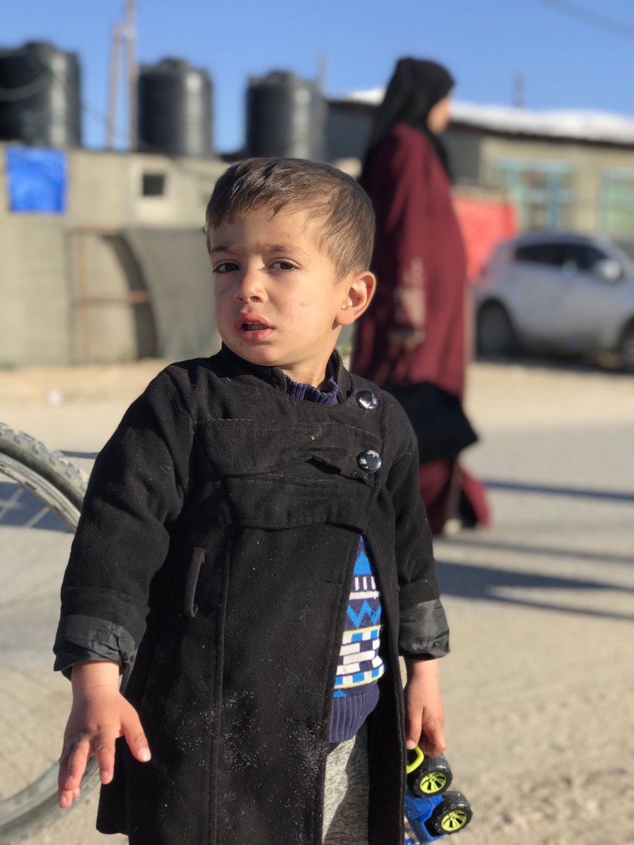 IsmailLaham7's tweet photo. هذا الطفل مفقود والأن موجود عنّا من يومين ما بتكلم وما بنعرف إسمه حتى.

المكان مواصي رفح بجانب فش فرش

رتويت يا جماعة بلكي حد من معارفه يكون عنده تويتر 🙌🏻 https://t.co/e9i2ylrGoc
