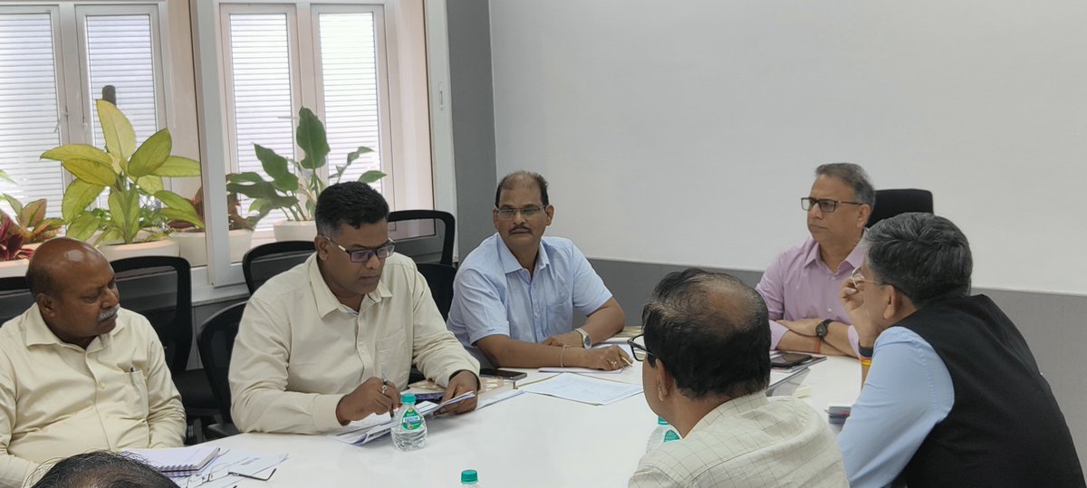 Energy Odisha (@energyodisha) on Twitter photo ରାଜ୍ୟର ସମସ୍ତ ସରକାରୀ କୋଠାକୁ ସୌରଶକ୍ତି ଚାଳିତ କରାଯିବ। ଏଥିପାଇଁ ଶକ୍ତି ବିଭାଗର ପ୍ରମୁଖ ଶାସନ ସଚିବ <a href="/vishaldevk/">Vishal K. Dev</a> ଙ୍କ ଅଧ୍ୟକ୍ଷତାରେ ଏକ ବୈଠକ ଅନୁଷ୍ଠିତ ହୋଇଥିଲା। ସୌରଶକ୍ତି ଚାଳିତ କରିବା ଯୋଗ୍ୟ ସରକାରୀ କୋଠାର ଚିହ୍ନଟ, ଆବଶ୍ୟକ ପରିମାଣର ବିଦ୍ୟୁତ୍ ଶକ୍ତିର ଆକଳନ କରାଯିବା ନେଇ ଆଲୋଚନା ହୋଇଥିଲା। <a href="/CMO_Odisha/">CMO Odisha</a> ରାଜ୍ୟର ସମସ୍ତ ସରକାରୀ କୋଠାକୁ ସୌରଶକ୍ତି ଚାଳିତ କରାଯିବ। ଏଥିପାଇଁ ଶକ୍ତି ବିଭାଗର ପ୍ରମୁଖ ଶାସନ ସଚିବ <a href="/vishaldevk/">Vishal K. Dev</a> ଙ୍କ ଅଧ୍ୟକ୍ଷତାରେ ଏକ ବୈଠକ ଅନୁଷ୍ଠିତ ହୋଇଥିଲା। ସୌରଶକ୍ତି ଚାଳିତ କରିବା ଯୋଗ୍ୟ ସରକାରୀ କୋଠାର ଚିହ୍ନଟ, ଆବଶ୍ୟକ ପରିମାଣର ବିଦ୍ୟୁତ୍ ଶକ୍ତିର ଆକଳନ କରାଯିବା ନେଇ ଆଲୋଚନା ହୋଇଥିଲା। <a href="/CMO_Odisha/">CMO Odisha</a>
