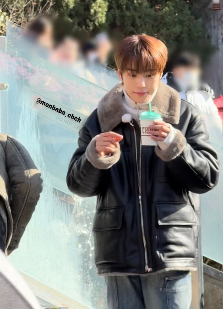 이민혁 실물이요? 
ㄴ생각보다 더 잼민