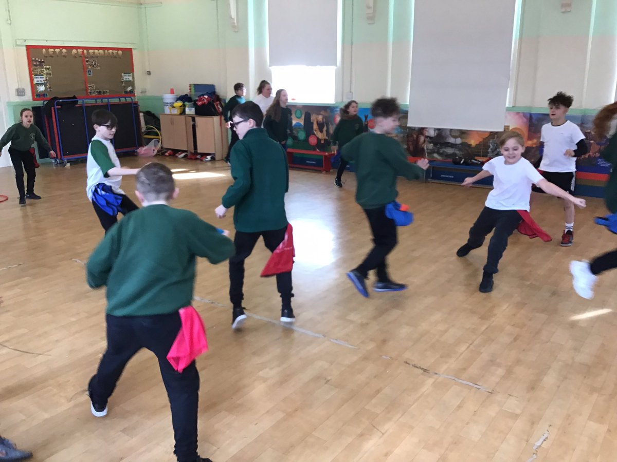 Y6Oaky's tweet photo. 6HC Oakies enjoyed another session with “Allstars boxing of Sandbach” this morning - after a fun game of tag, today’s focus was sparring, skipping and aim! 🥊
#OakyPE https://t.co/zqInkO6Ocg