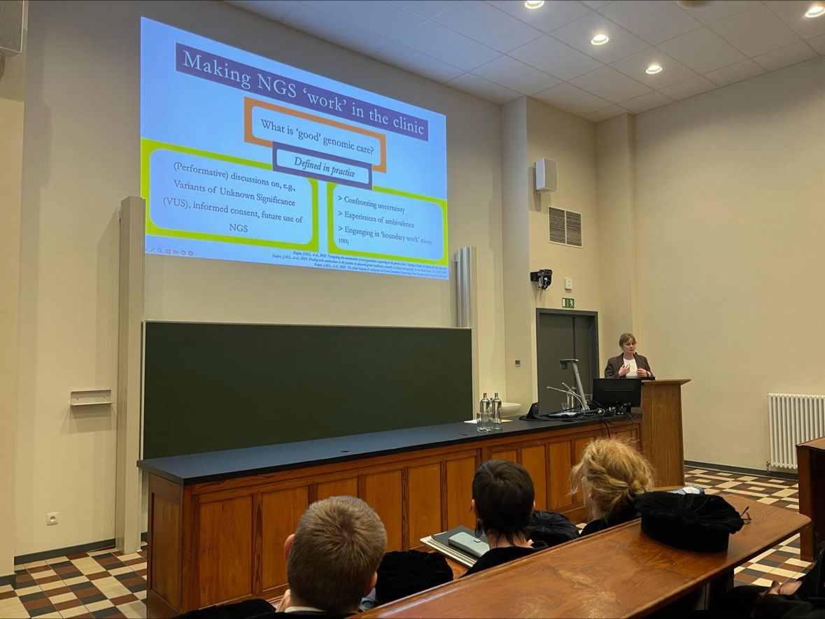 JannekeKuiper's tweet image. With the defense of my thesis &apos;Handling technology with care: The introduction of next-generation sequencing in diagnostic clinical practice&apos; my #PhD journey has come to an end. Special thanks go out to my supervisor @hoyweghen_i  and co-supervisors @PascalBorry &amp;amp; @DanyaVears 🙏