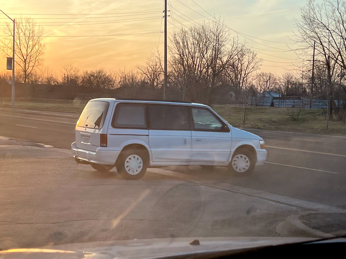 jcorriv35's tweet photo. Caravan ES still shining https://t.co/SP3GUcY4mH
