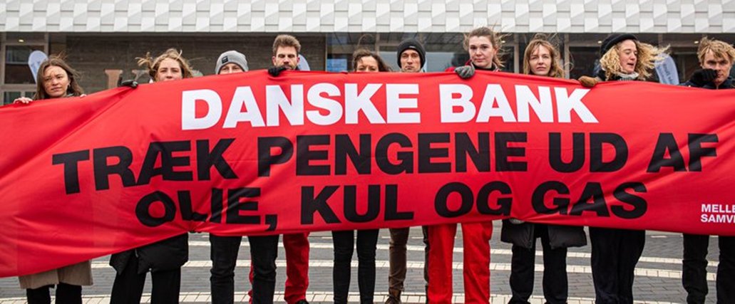 K_Ehnhuus's tweet image. Last week oil and gas majors lost millions of dollars! We at @ActionAidDK are proud to be part of this change in money flows. We have campaigned tirelessly for years to make the largest bank in DK @DanskeBank_DK divest. Now, it has become reality. Other banks need to follow, now!