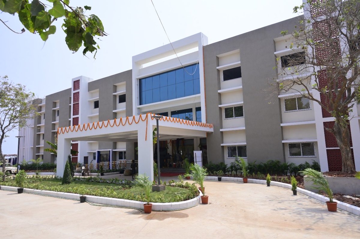 Ravi_MoES's tweet photo. Hon.Union Minister for Earth Sciences, Shri Kiran Rijiju, inaugurated NCCR-Coastal Research Lab building of Ministry of Earth Sciences at Vizag. ⁦@moesgoi⁩ ⁦@KirenRijiju⁩ ⁦@MVR_NCCR⁩ ⁦@CentreCoastal⁩ https://t.co/GbOpdUSCtz