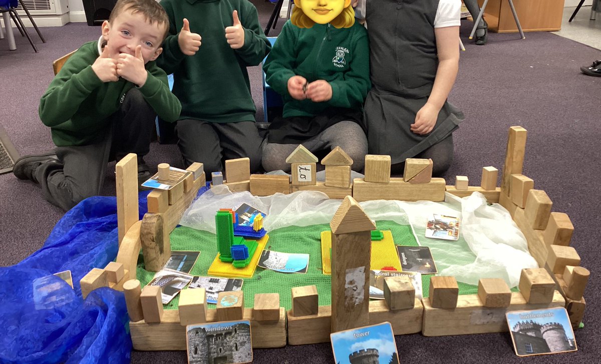 greenleasps's tweet photo. We’re loving our castle topic in F2. We have been building castles and labelling the features 🏰 Some brave knights have appeared to protect it too. #eyfs #castleexpert #blockplay #braveknight #utw #history https://t.co/KKNfAQ59VQ