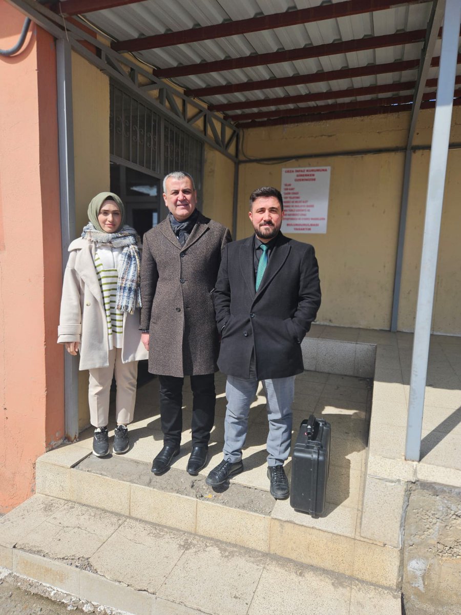 BitlisNufus's tweet photo. Bitlis İl Nüfus ve Vatandaşlık Müdürlüğü olarak Bitlis E Tipi Kapalı Cezaevinde bulunan mahkumların yeni kimlik kartı başvurularını aldık. @TCNufus @BitlisValiligi @gulmez_rauf https://t.co/LcaTXL1rWj