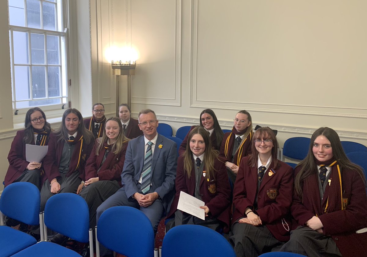 Brian Kingston (@briankingston) on Twitter photo Very pleased to talk to Politics students from the Girls Model School, North Belfast, at Stormont this morning and to answer their questions. Great to hear their interest 👏👏 <a href="/NIAEducation/">NIA Education</a> <a href="/GirlsModel/">Girls' Model Belfast</a> <a href="/duponline/">DUP</a> Very pleased to talk to Politics students from the Girls Model School, North Belfast, at Stormont this morning and to answer their questions. Great to hear their interest 👏👏 <a href="/NIAEducation/">NIA Education</a> <a href="/GirlsModel/">Girls' Model Belfast</a> <a href="/duponline/">DUP</a>